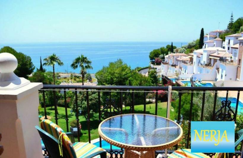 شقة نيرخا  في Apartamento Con Espectaculares Vistas Al Mar. المظهر الخارجي الصورة